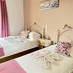Pavlos 2* Laganas