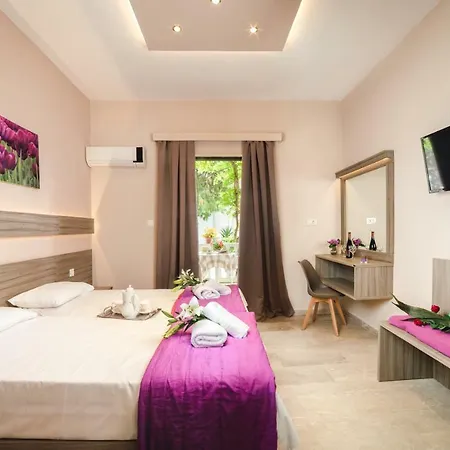 Pavlos Hotell Laganas