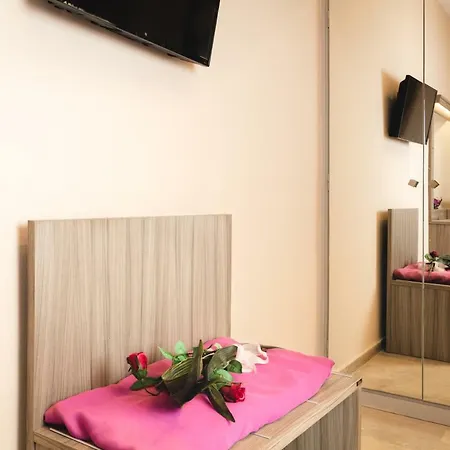 Pavlos Hotell 2*