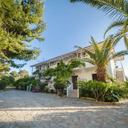 Pavlos Hotell Laganas